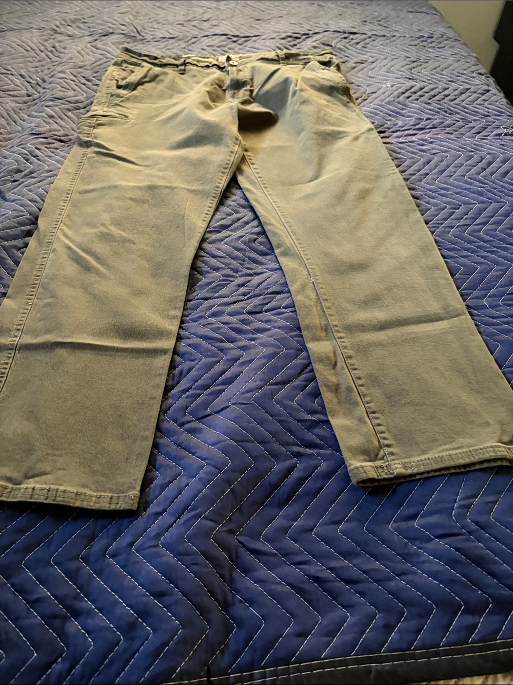 Men's Olive Green Chino Pants - Size 38x42 Classic Casual Style